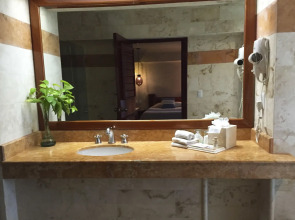  Mayaland Hotel & Bungalows