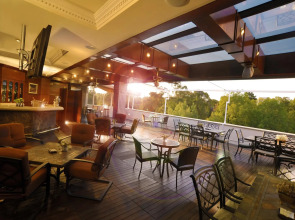 The Green Park Hotel