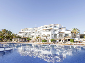 FERGUS Style Bahamas