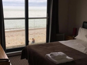 Number 44 Hotel & Bar