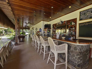 Mike's Dauin Beach Resort