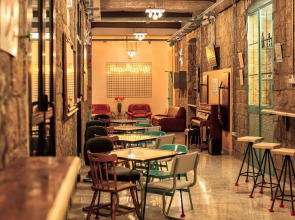 NeapolitanTrips Hostel and Bar