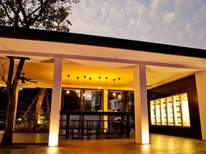 BED Phrasingh Hotel - Adults Only