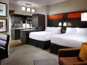 One King West Hotel & Residence