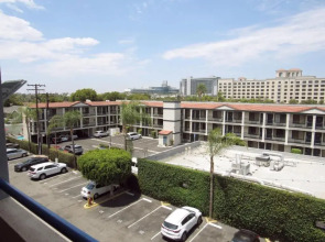 Capri Suites Anaheim