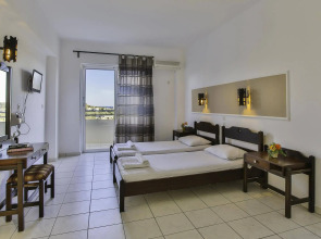 Hillside Studios & Apartments