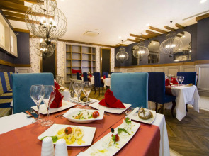 Port River Hotel & Spa