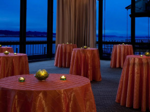 Holiday Inn Portland - Columbia Riverfront by IHG