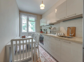 Beautiful Jewel in the TOP Centre