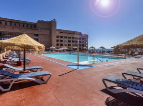 Отель Las Palmeras Affiliated by FERGUS 