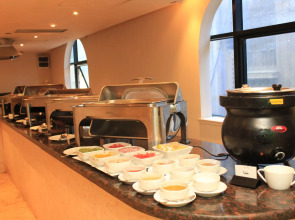 Cherry Maryski Hotel