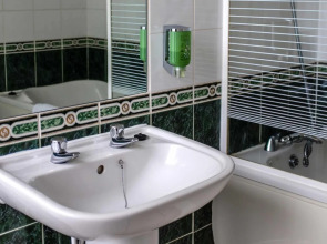 Devonshire House Hotel