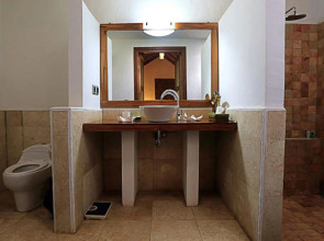 Laguna Gili Beach Resort