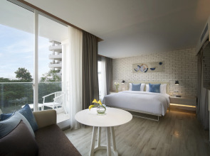 Shama Yen-Akat Bangkok