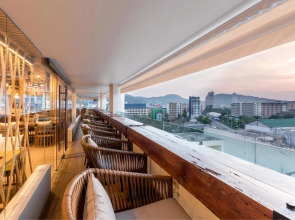 Отель Journeyhub Phuket Patong