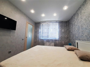 Мегаполис на улице Средне-Московская