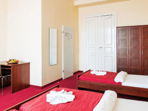 Mikon Eastgate Hotel