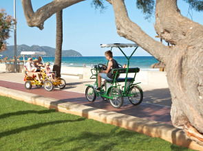 Universal Hotel Bikini