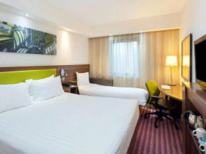Holiday Inn London Brentford Lock by IHG