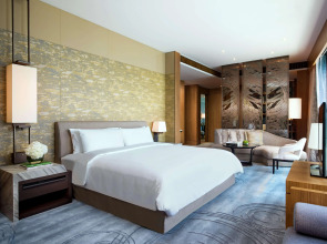 Kerry Hotel Hong Kong by Shangri-la