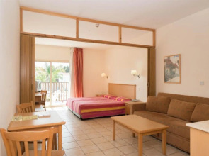 Tsokkos Holiday Hotel Apartments