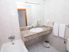 Отель Amic Can Pastilla