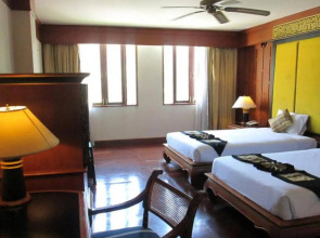 Pavilion Queen's Bay