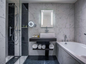 SOWELL COLLECTION Hôtel du Roi & SPA