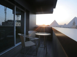 Pyramid Edge Hotel & Exclusive Pyramids View Rooftop