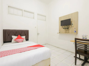 OYO 1111 Pasar Baru Inn