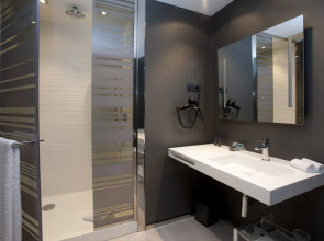 Отель SH Colon Valencia