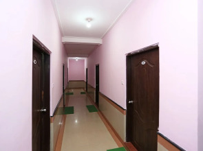 OYO 3066 D2 Holiday Inn