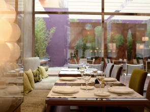 Отель Barcelona Catedral