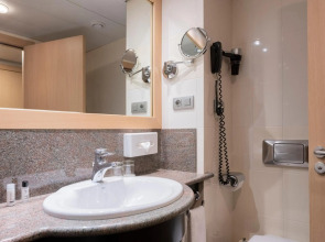 Suites Plaza Hotel & Wellness