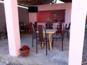 Chernoe More Guest House