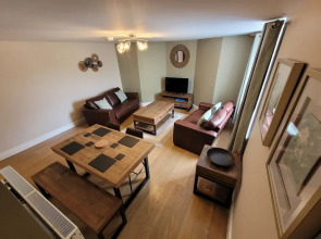 Llys Aeron Guest House