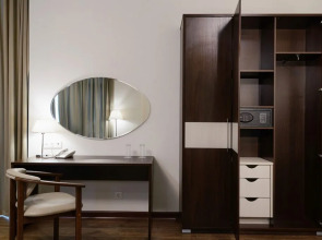 Imeni Chelyskintsev Hotel