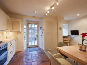 Abercromby Place Apartment