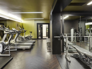 Crowne Plaza London - Battersea