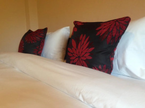 Panisara Pool Villa Huahin