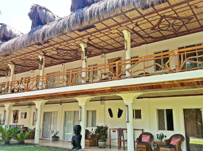 Mike's Dauin Beach Resort