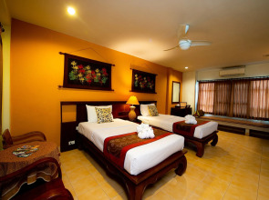 Tadkham Village, Chiang Mai