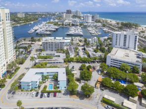 Sea Beach Plaza - Near Jungle Queen Riverboat