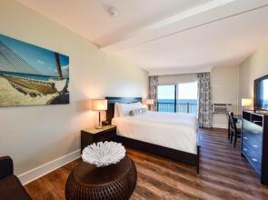 Sun Tower Hotel & Suites on the Beach