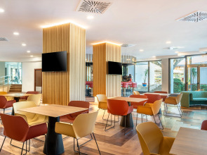 Отель Vibra Beverly Playa