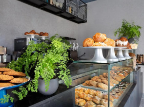 Link hotel & Hub By Dan Hotels