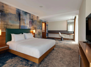 DoubleTree by Hilton Hotel Van