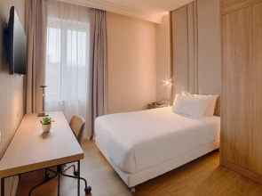 Отель NH Bologna de la Gare