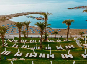 The Golden Coast Beach Hotel