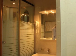 Отель Атлас